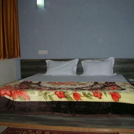 Sbm Hotel Juliāsar Zewnętrze zdjęcie